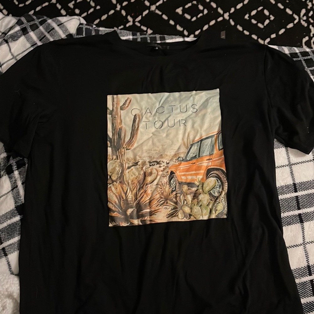 Mens black cactus tour t shirt size medium